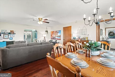 Dining - 320 Langston Rd, Perry, GA 31069 photo 1 of 7