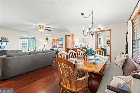 Dining - 320 Langston Rd, Perry, GA 31069 photo 2 of 7
