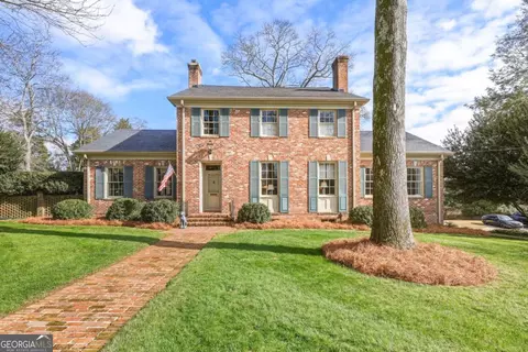 1606 Riverside Dr, Gainesville, GA 30501