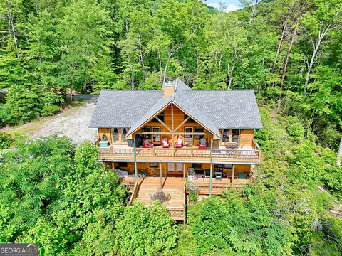 331 Black Bear Den Rd, Clayton, GA 30525