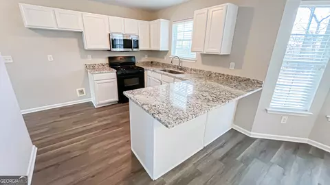 Kitchen - 1106 Oak Hollow Ln, Hampton, GA 30228 photo 1 of 2
