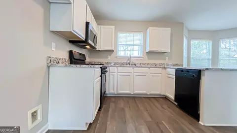 Kitchen - 1106 Oak Hollow Ln, Hampton, GA 30228 photo 2 of 2