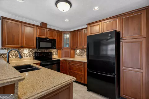 Kitchen - 106 Beaver Run, Lagrange, GA 30241 photo 3 of 3