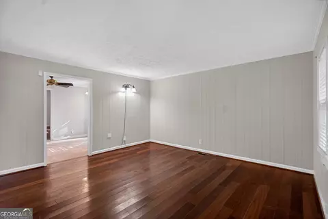 Living - 106 Beaver Run, Lagrange, GA 30241 photo 2 of 4