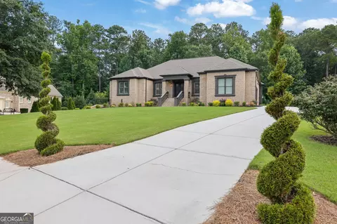 4564 Investors Ln, Ellenwood, GA 30294