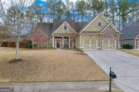 607 Willow Pointe Dr, Dallas, GA 30157