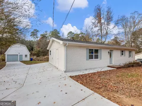930 Woodbridge Dr NE, Conyers, GA 30012