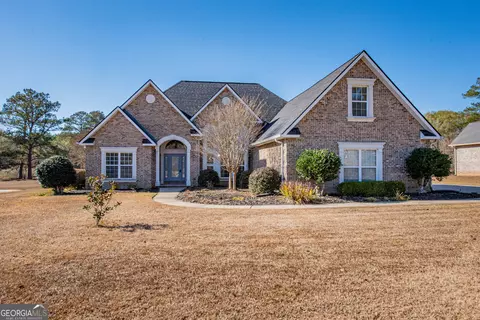 215 Highland Park Dr, Bonaire, GA 31005