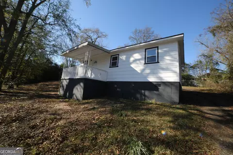 67 N Collins St, Reynolds, GA 31076