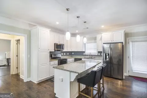 Kitchen - 600 Live Oak Way, Dublin, GA 31021 photo 2 of 5