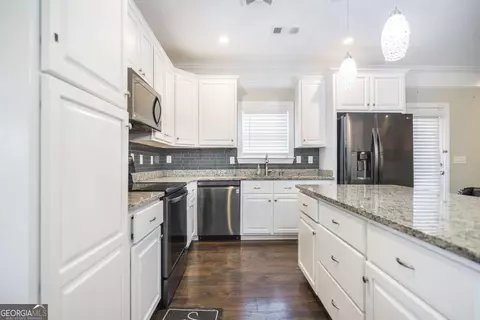 Kitchen - 600 Live Oak Way, Dublin, GA 31021 photo 3 of 5