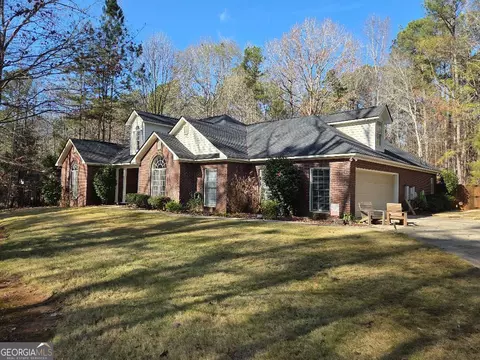 324 Grantham Dr, Cataula, GA 31804
