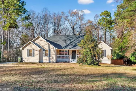 408 Strathmore Dr, Sharpsburg, GA 30277