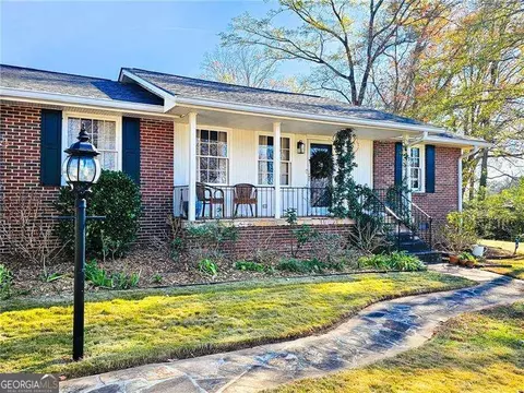 835 Alberson Ct, Decatur, GA 30033