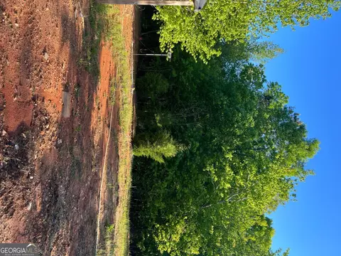 271 Pebble Hill Rd SE, Milledgeville, GA 31061