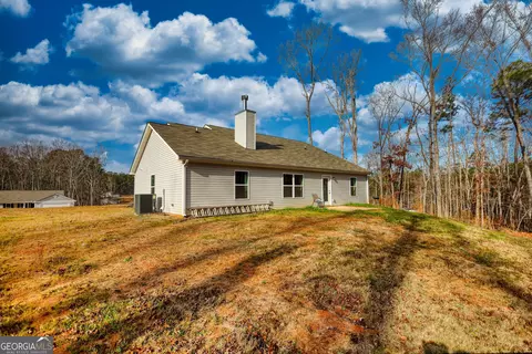 Exterior - 151 Rolling Woods Ln, Hull, GA 30646 photo 6 of 7