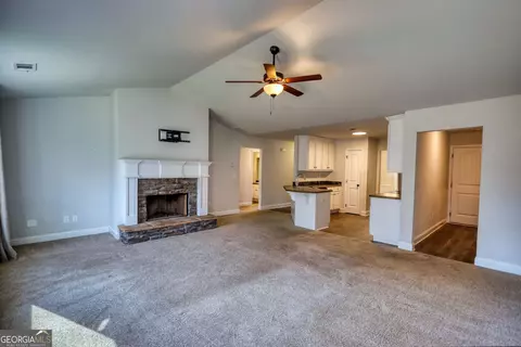 Living - 151 Rolling Woods Ln, Hull, GA 30646 photo 3 of 6