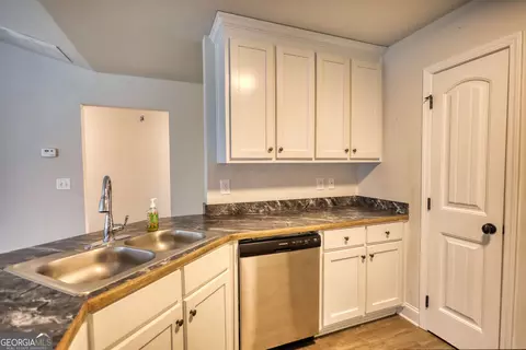 Kitchen - 151 Rolling Woods Ln, Hull, GA 30646 photo 2 of 5
