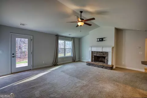 Living - 151 Rolling Woods Ln, Hull, GA 30646 photo 5 of 6