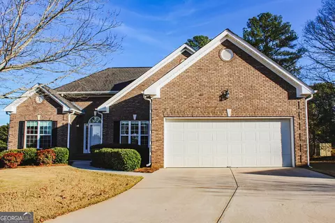 401 Myrtle Ct, Loganville, GA 30052
