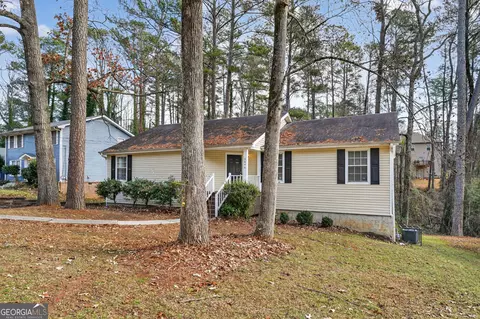 3646 Salem Dr, Lithonia, GA 30038