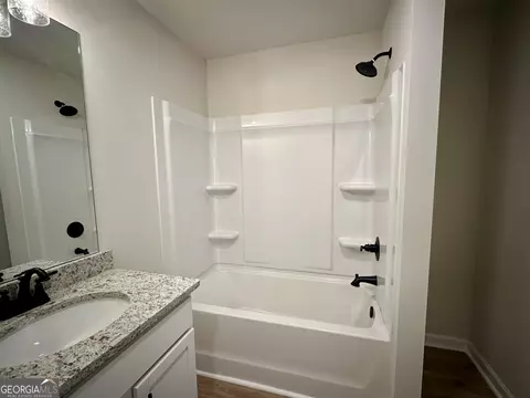 Bath - 294 Stancil Dr, Toccoa, GA 30577 photo 3 of 4