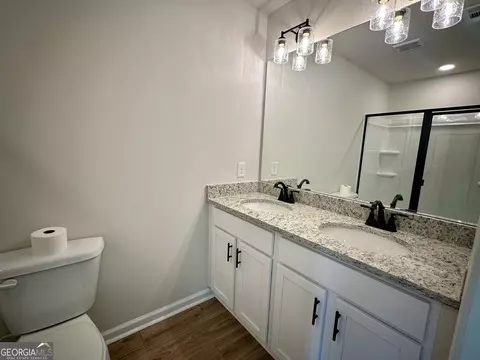 Bath - 294 Stancil Dr, Toccoa, GA 30577 photo 1 of 4