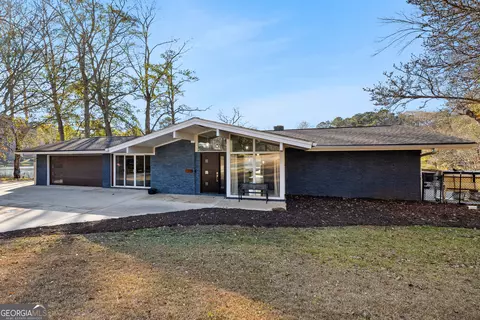 23 Magnolia Dr, Newnan, GA 30263