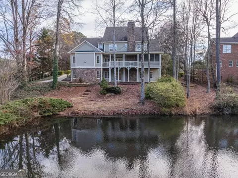 2169 Glenmore Ln, Snellville, GA 30078