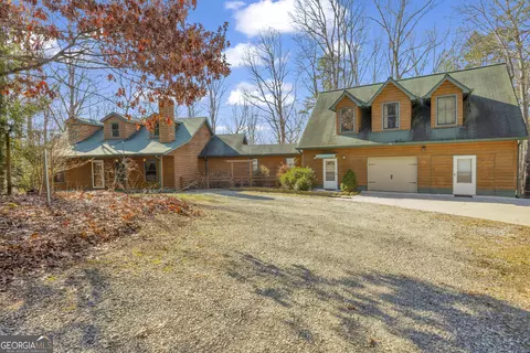 215 Stonehedge Dr, Clarkesville, GA 30523