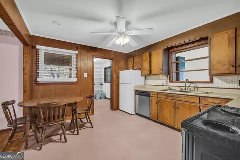 Kitchen - 7660 Sandy Cross Rd, Carnesville, GA 30521 photo 4 of 4