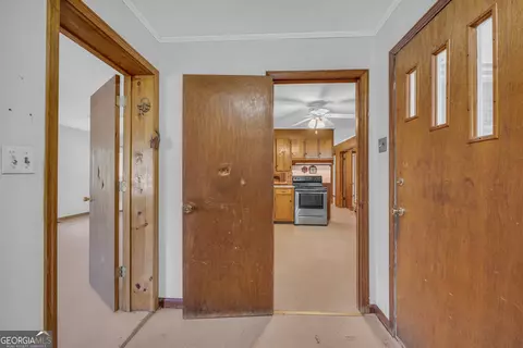 Entry Way - 7660 Sandy Cross Rd, Carnesville, GA 30521 photo 2 of 4