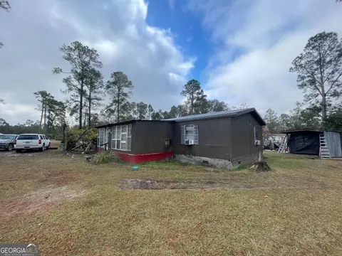 96 Canal St, Baxley, GA 31513