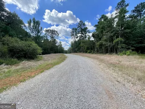 393 Harmony Gates Dr, Commerce, GA 30530 photo 8