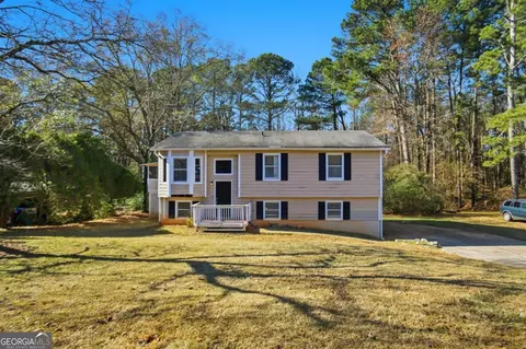 2705 Timber Valley Dr, Douglasville, GA 30135