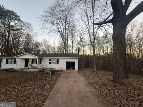 72 Collins Ridge Dr, Forsyth, GA 31029