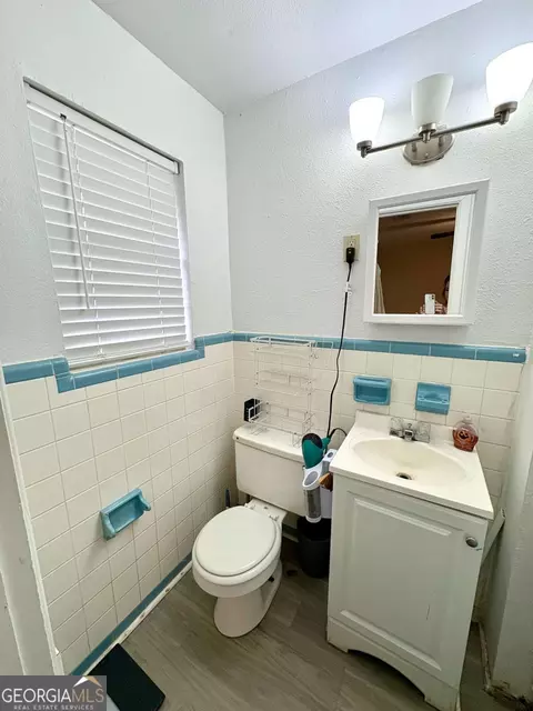 Bath - 112 Alexander Ave, Lyons, GA 30436 photo 5 of 5