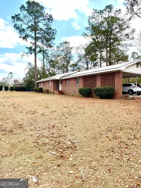 Exterior - 112 Alexander Ave, Lyons, GA 30436 photo 1 of 5