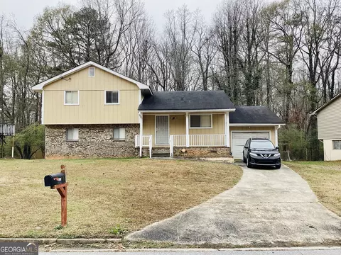 6560 Woodford Rd, College Park, GA 30349