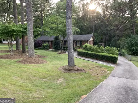6450 E Stubbs Rd, College Park, GA 30349