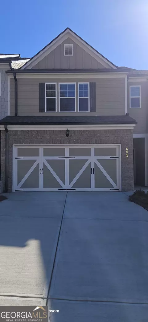 5647 Chickory Dr, Flowery Branch, GA 30542