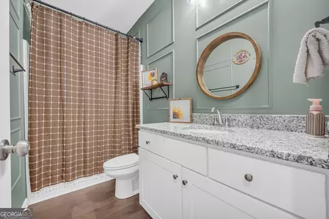 Bath - 223 Maple Dr, Commerce, GA 30529 photo 3 of 4
