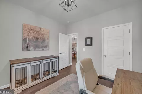 Entry Way - 223 Maple Dr, Commerce, GA 30529 photo 3 of 4