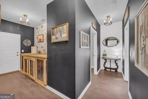 Entry Way - 223 Maple Dr, Commerce, GA 30529 photo 4 of 4