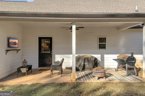 Exterior - 223 Maple Dr, Commerce, GA 30529 photo 6 of 9