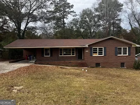 1840 Springwood Dr, Macon, GA 31211