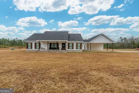 7059 Thornbird Rd, Waycross, GA 31503