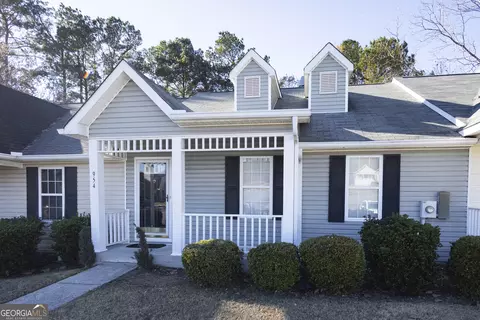 954 Greystone Ct, Macon, GA 31204