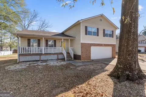 5370 Queen Ester Ct, Ellenwood, GA 30294