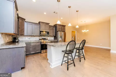 Kitchen - 109 Sasanqua Dr, Warner Robins, GA 31088 photo 2 of 3